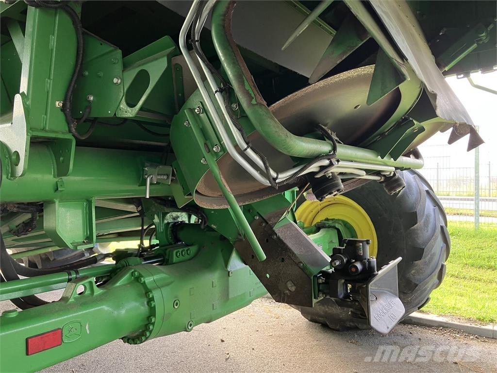 John Deere T670 Moissonneuse batteuse