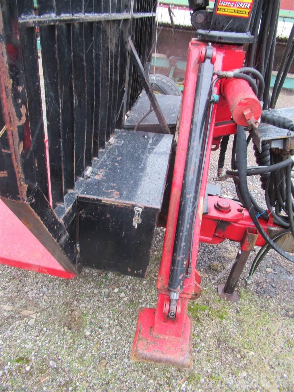 Kesla 2300 + 425 Patu Remorque forestière avec grue
