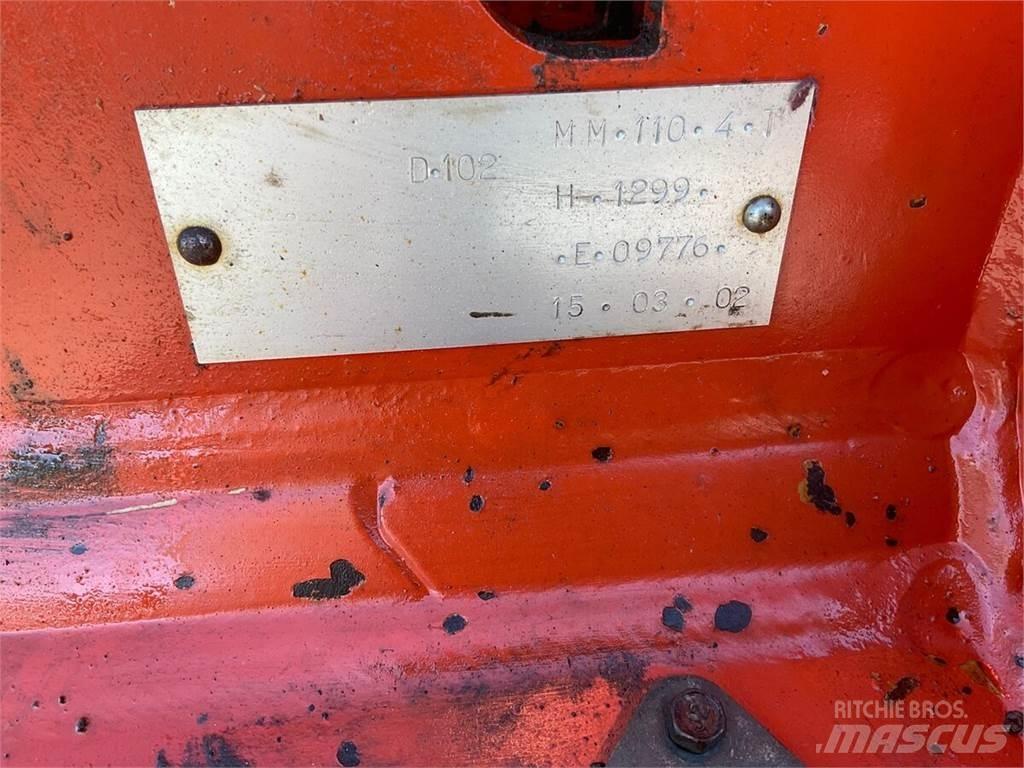 Kuhn MM 110 4T Charrue non réversible