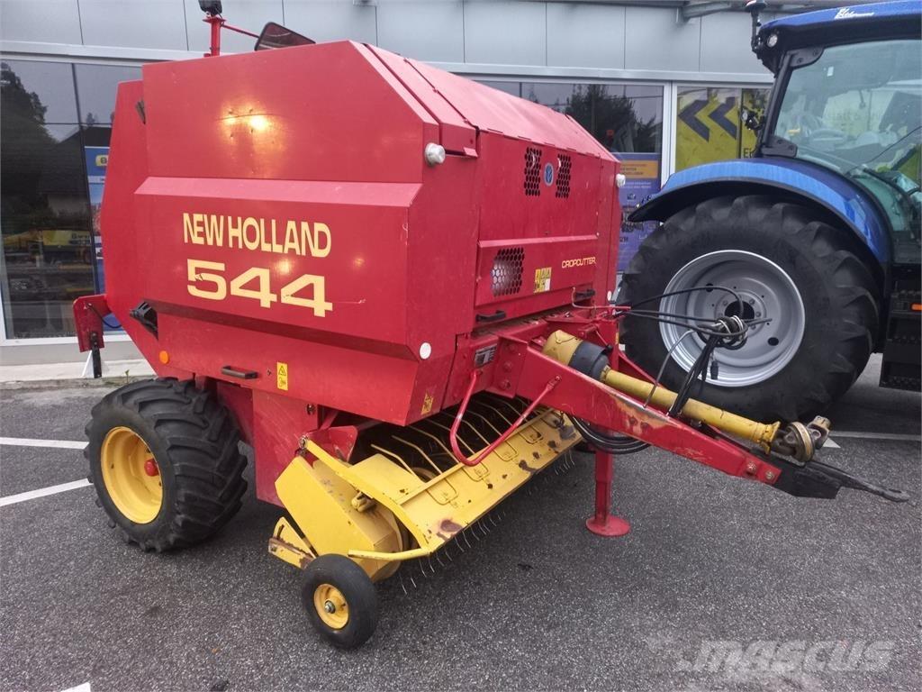 New Holland BR 544 Presse à balle ronde