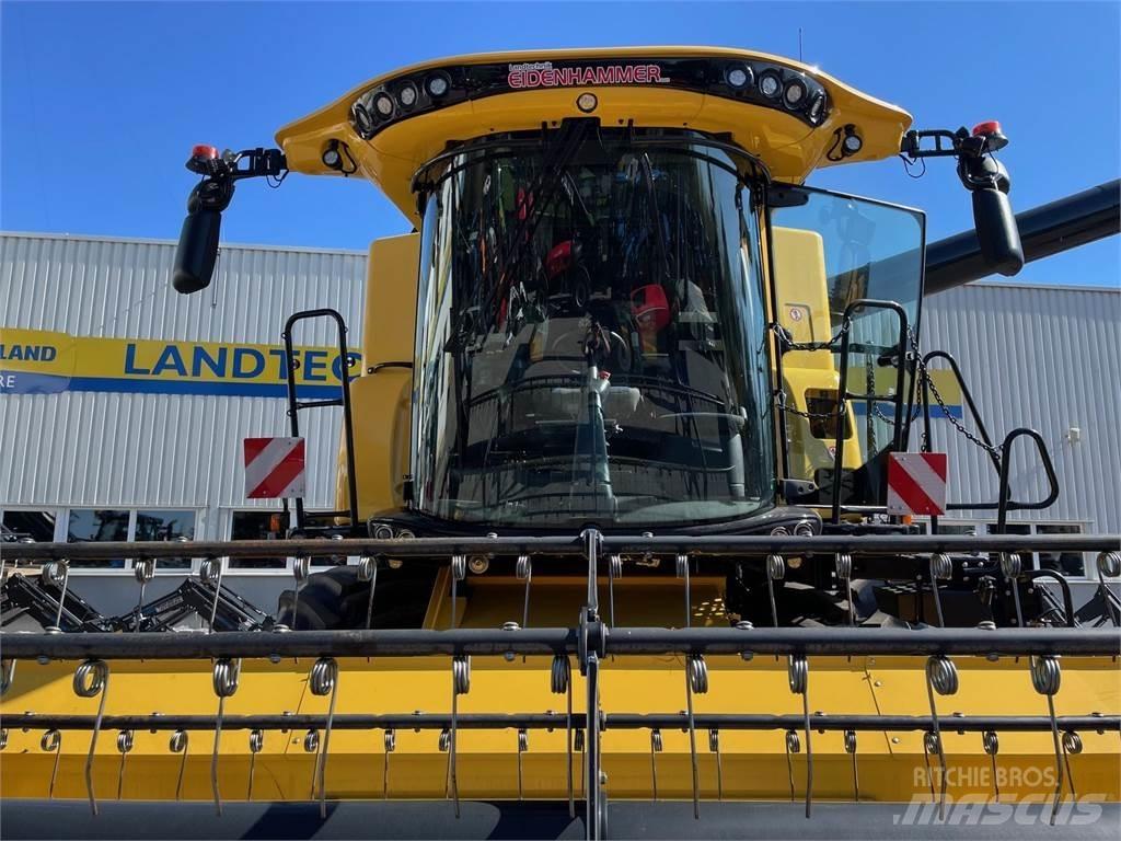 New Holland CX 7.90 Moissonneuse batteuse