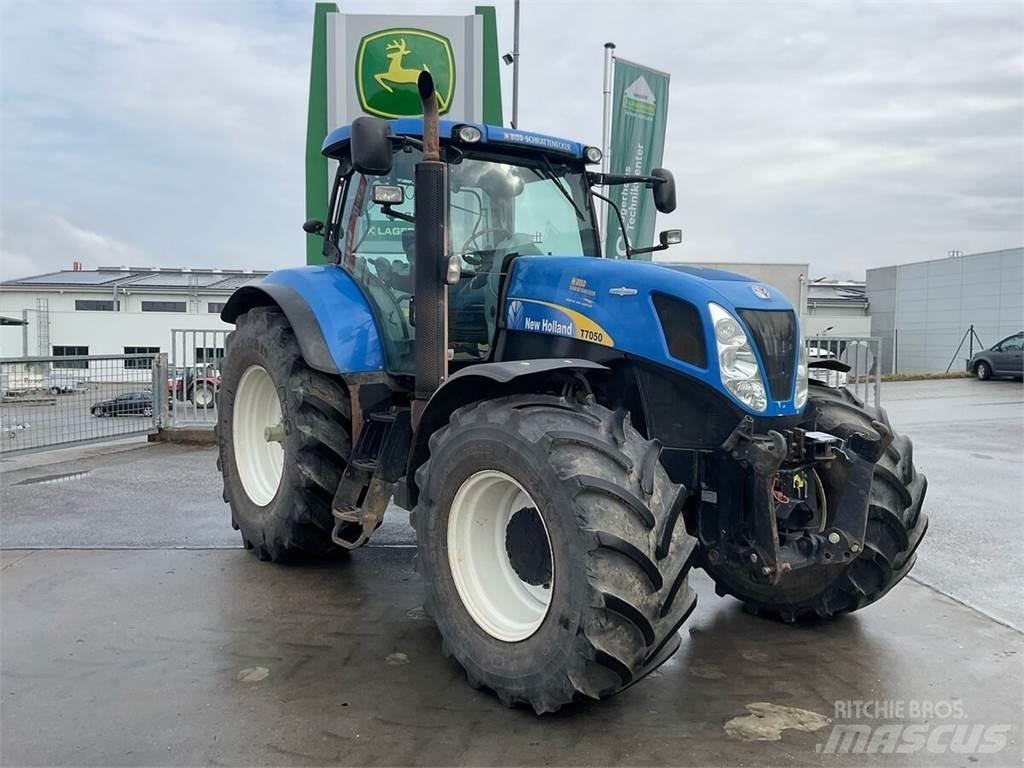 New Holland T7050 Tracteur