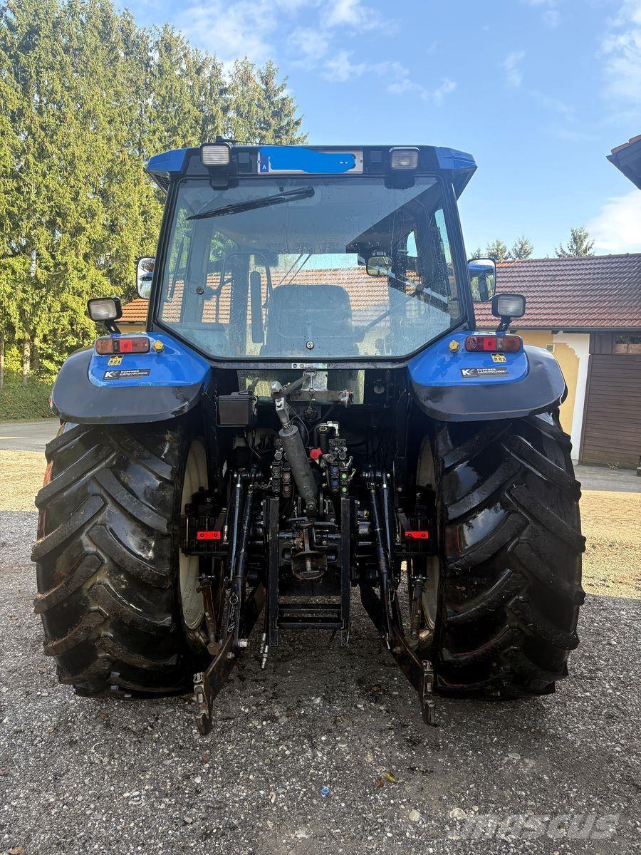 New Holland TS115 Tracteur