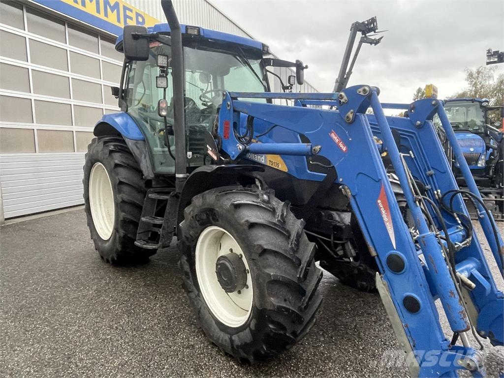 New Holland TS135A Tracteur
