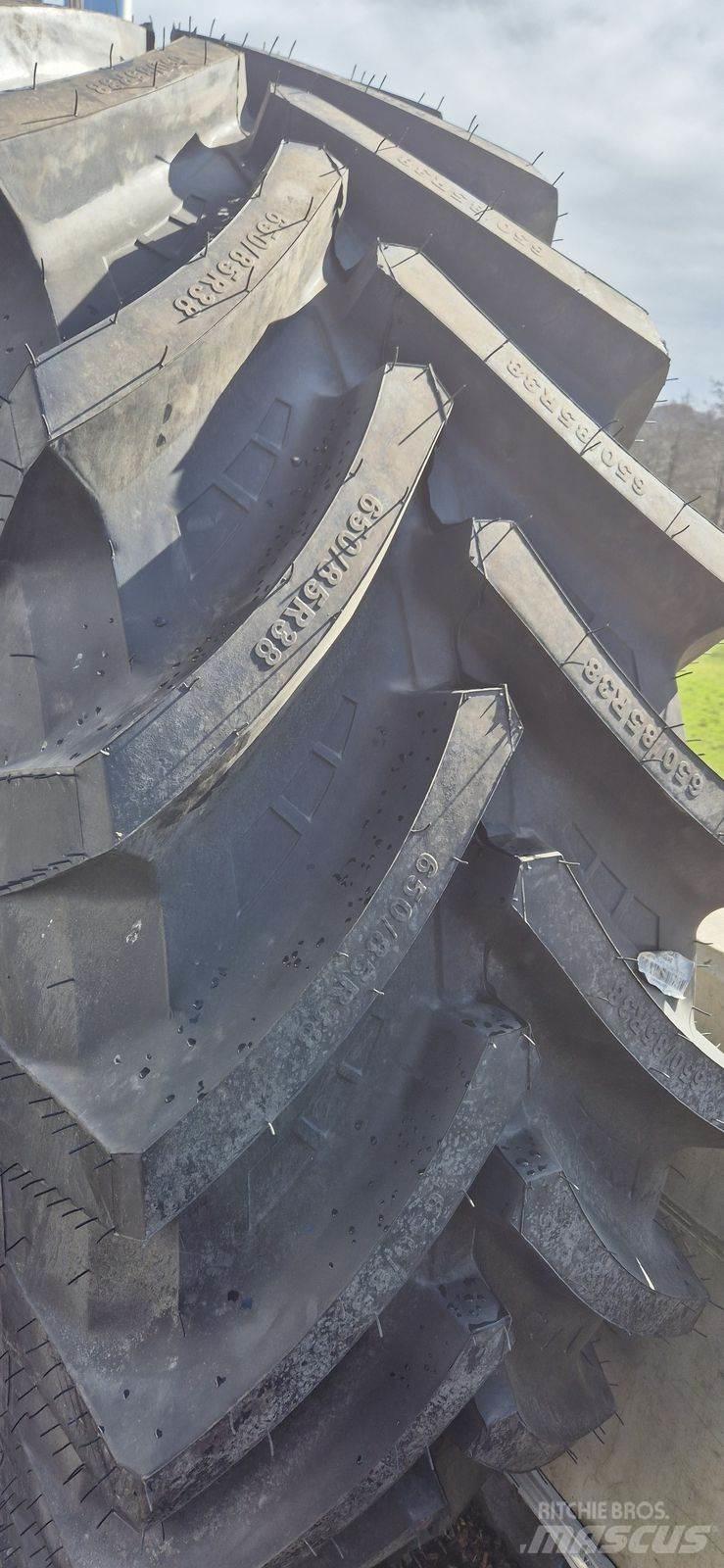 Petlas 650/85 R38 Pneus, roues et jantes