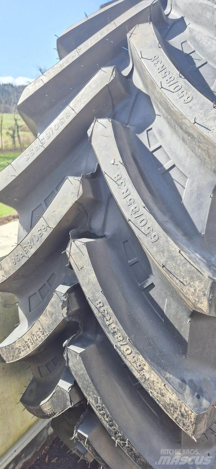 Petlas 650/85 R38 Pneus, roues et jantes