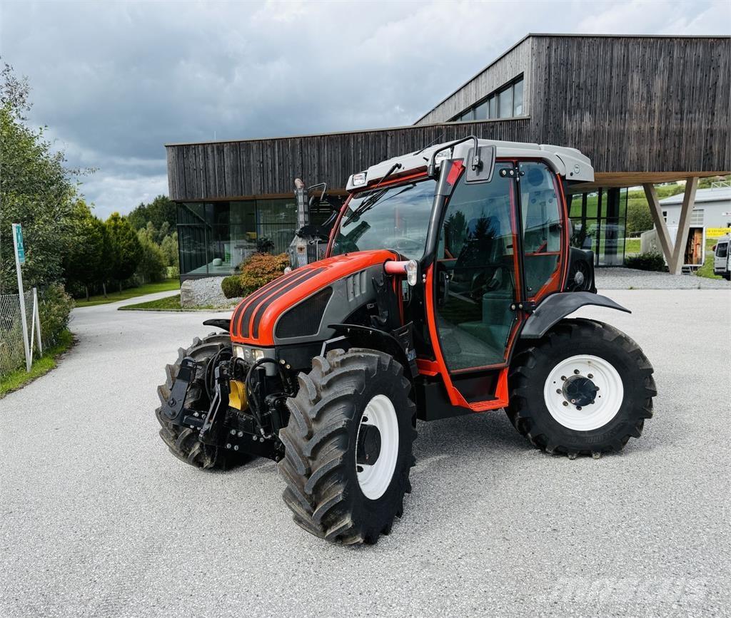 Reform Mounty 100V Tracteur
