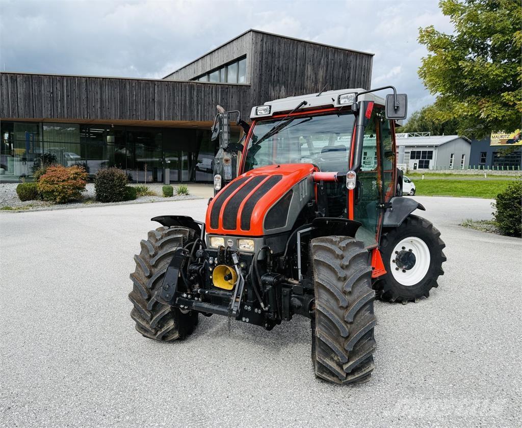 Reform Mounty 100V Tracteur