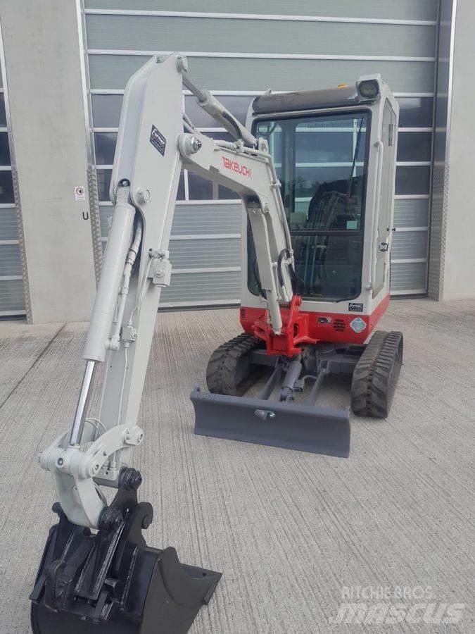 Takeuchi TB016 Mini pelle < 7t