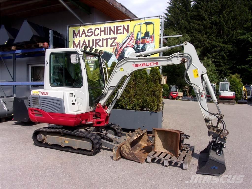 Takeuchi TB228 Mini pelle < 7t