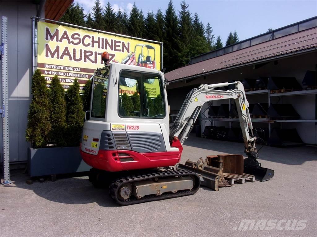 Takeuchi TB228 Mini pelle < 7t