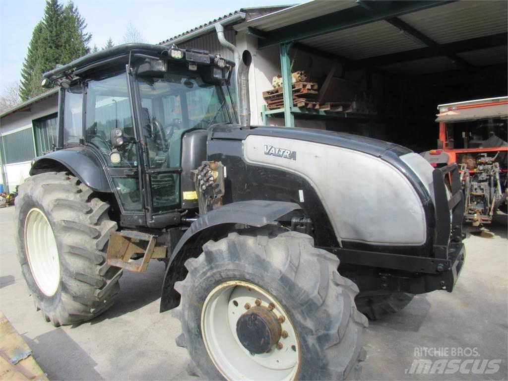 Valtra XM 130 Tracteur