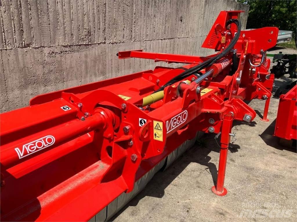  VIGOLO TST-V - 25 500 Broyeur / Gyrobroyeur / Epareuse