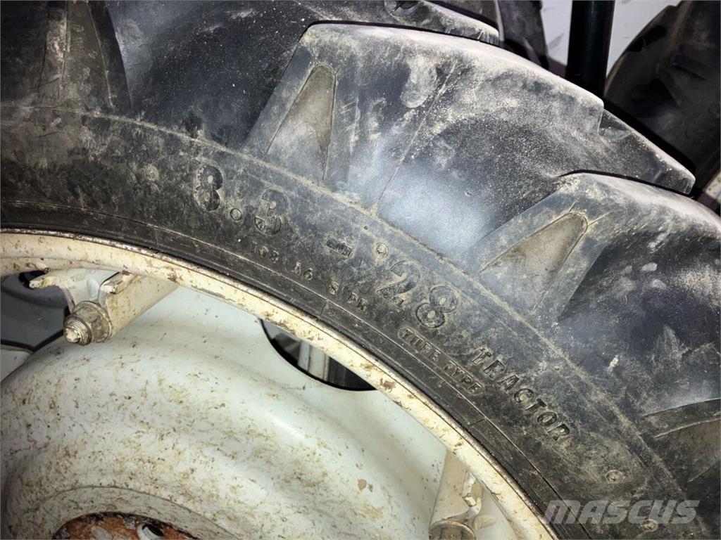  W7x28 Pneus, roues et jantes