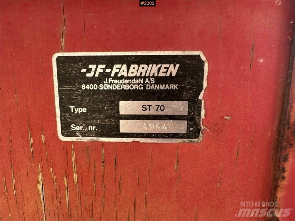 JF ST70 Epandeur de fumier
