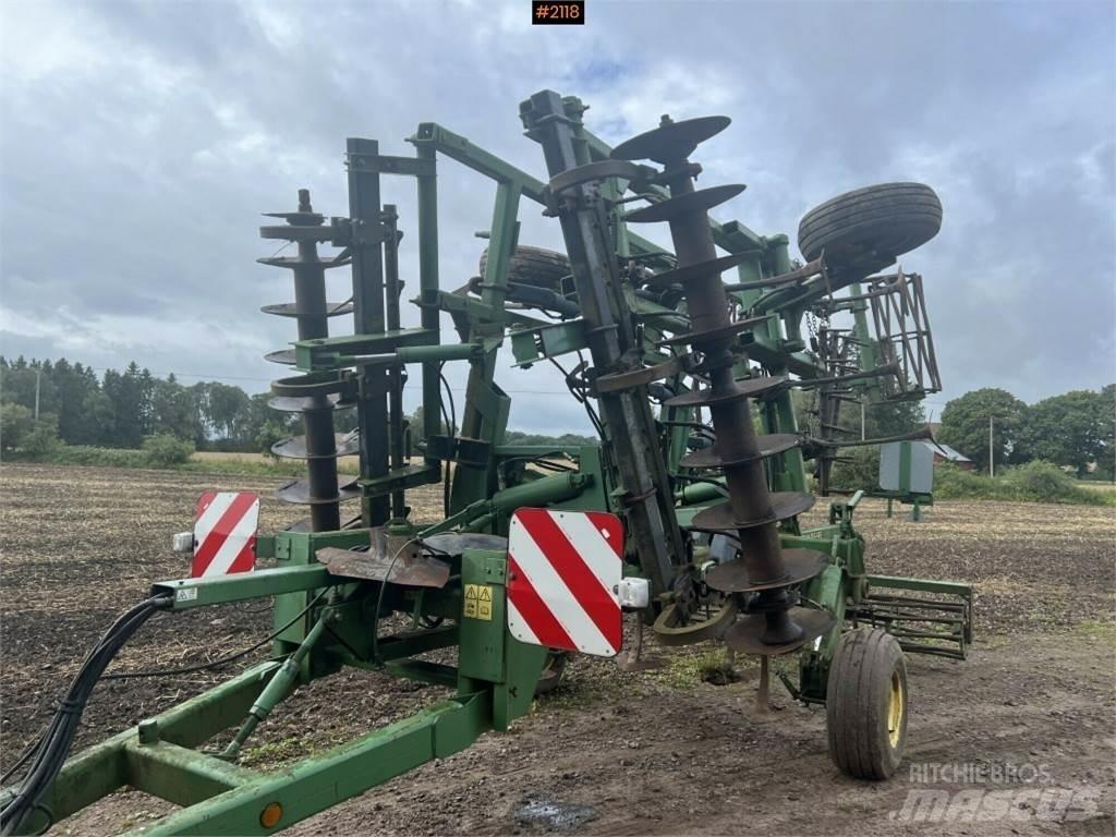 John Deere 410A Autres outils de préparation du sol