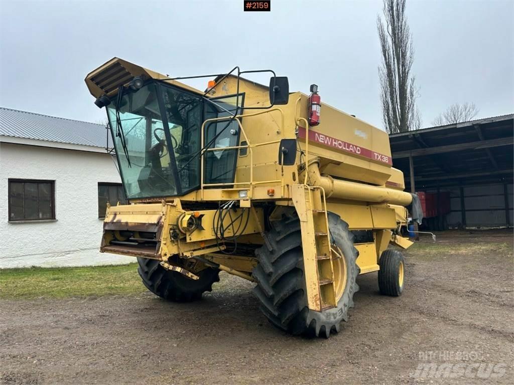 New Holland TX36 Moissonneuse batteuse