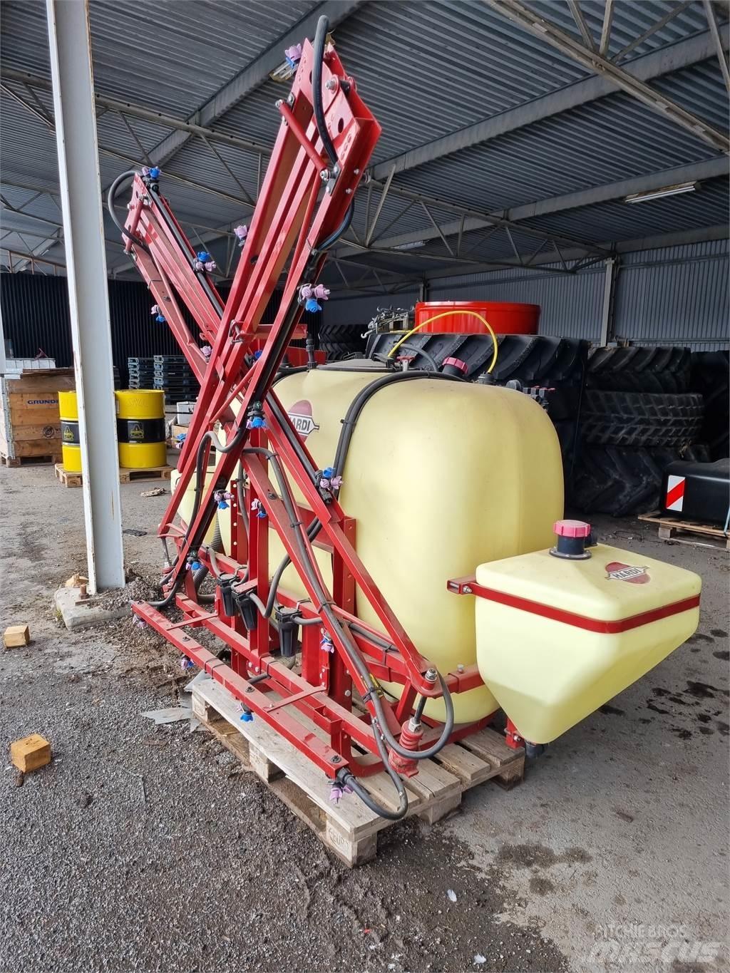 Hardi 800 Pulvérisateurs traînés