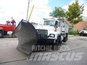 Mack RD688S Chasse neige