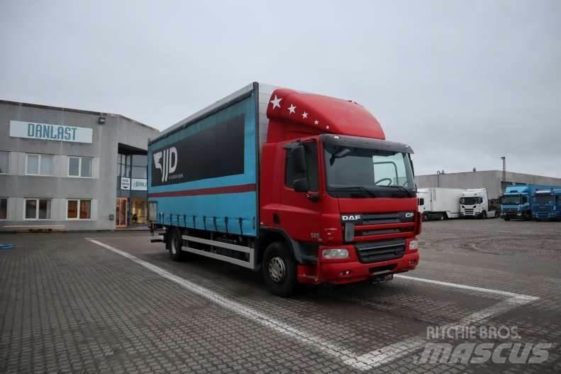 DAF CF 75-360 FA Camion à rideaux coulissants (PLSC)