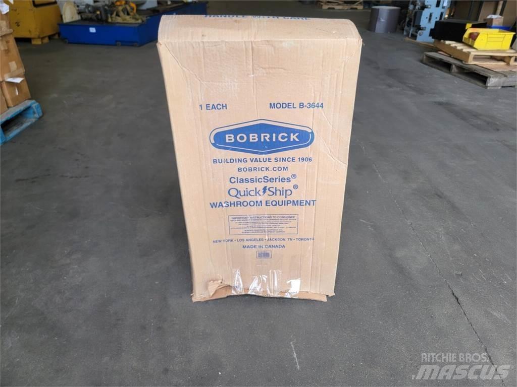  BOBRICK B-3644 Conteneur pour pallete
