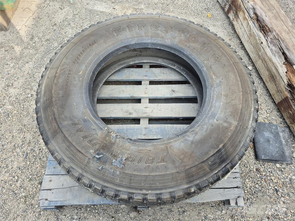 Firestone  Pneus, roues et jantes