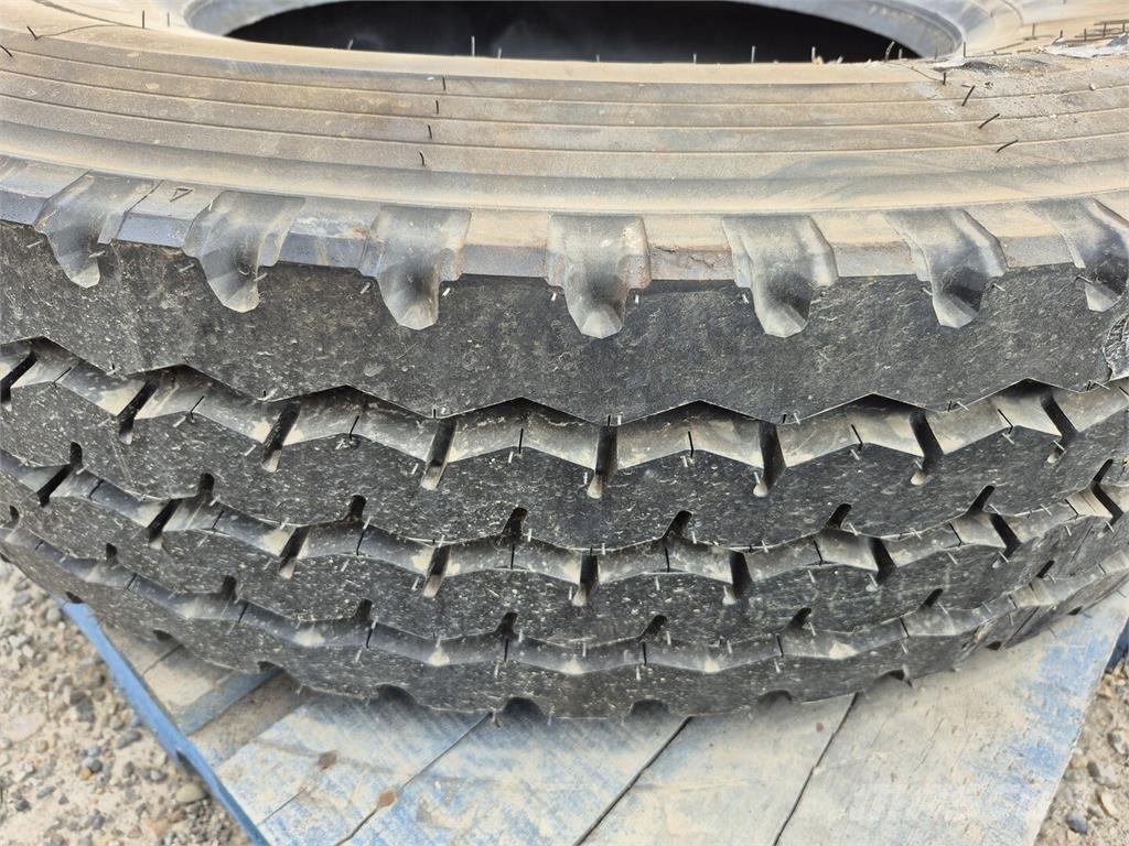 Firestone  Pneus, roues et jantes