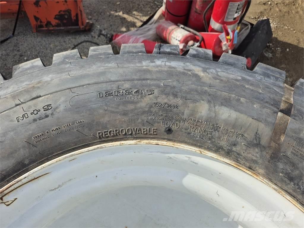 Goodyear G177 Pneus, roues et jantes