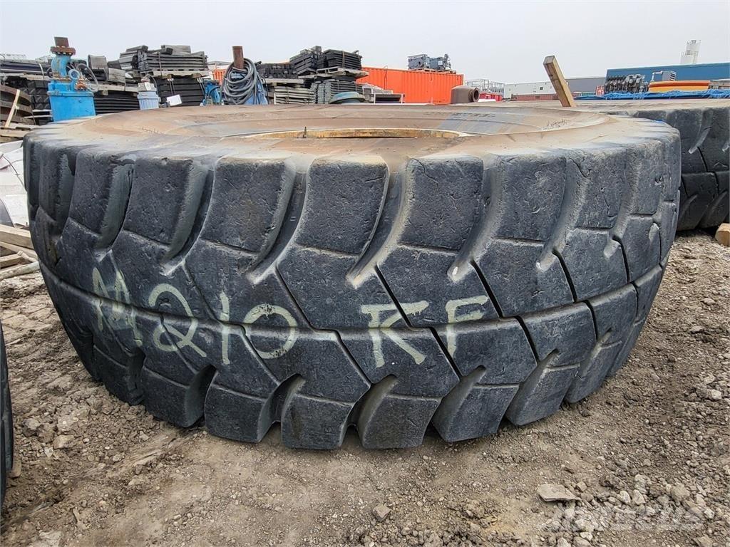 Goodyear RM-4B+ Pneus, roues et jantes