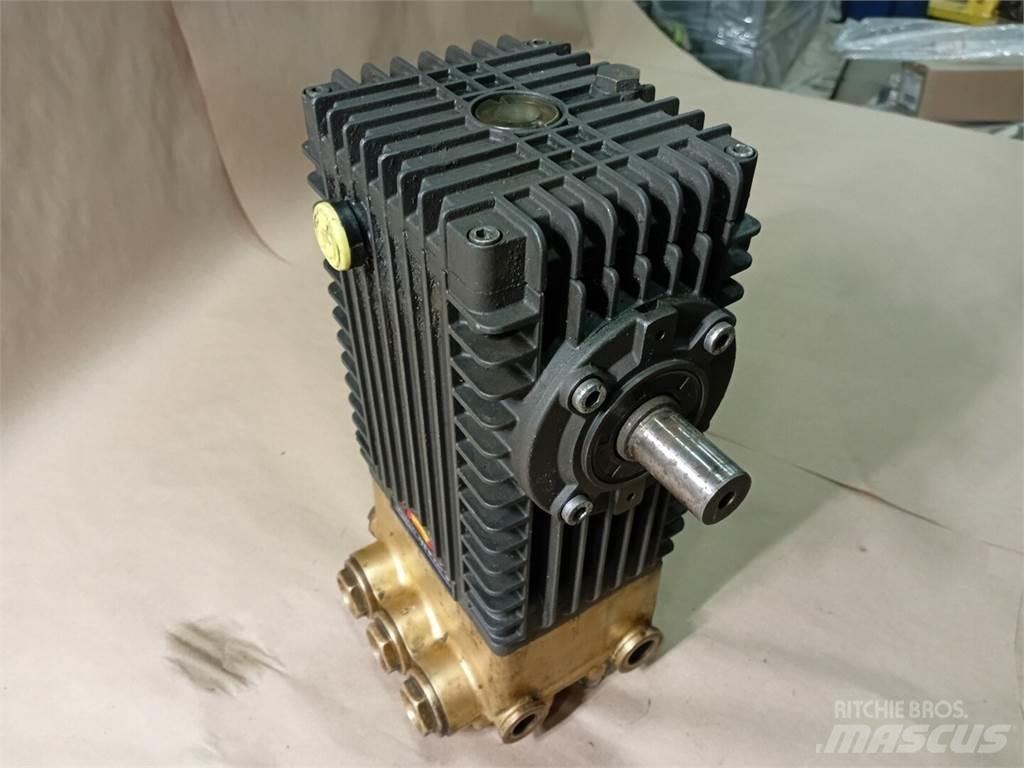  INTERPUMP W3521 Pompe à eau / Motopompe