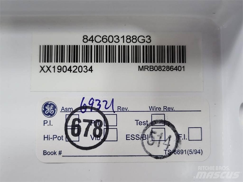 Komatsu 58E-43-00400 Tombereau articulé