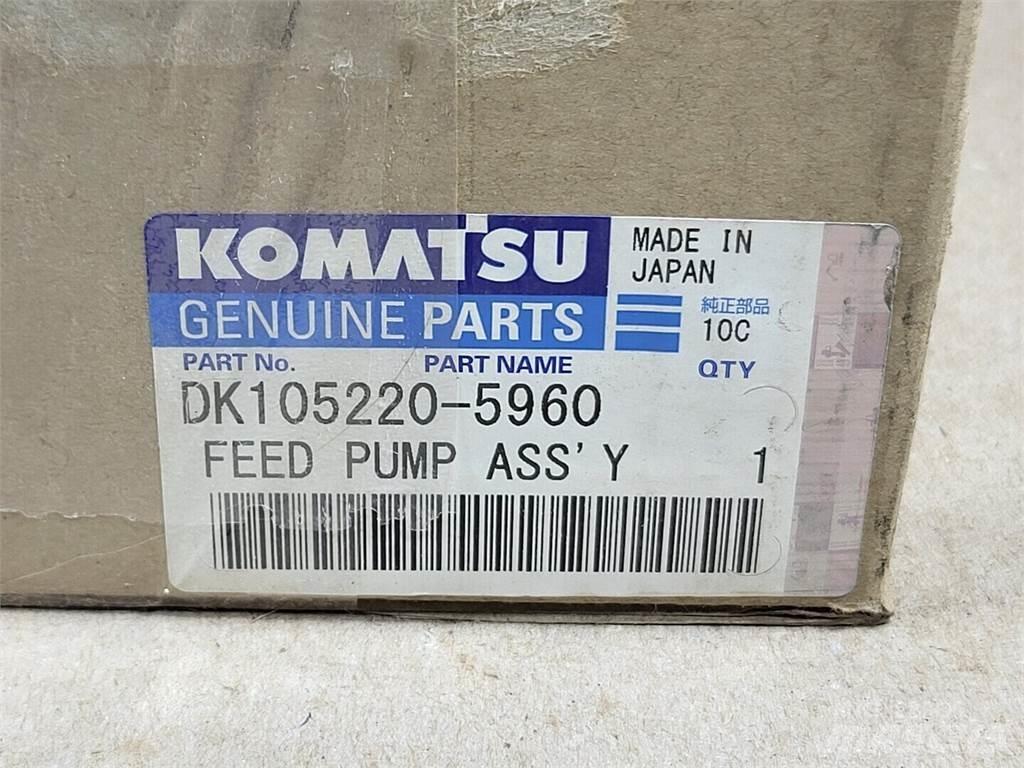 Komatsu DK105220-5960 Pompe à eau / Motopompe