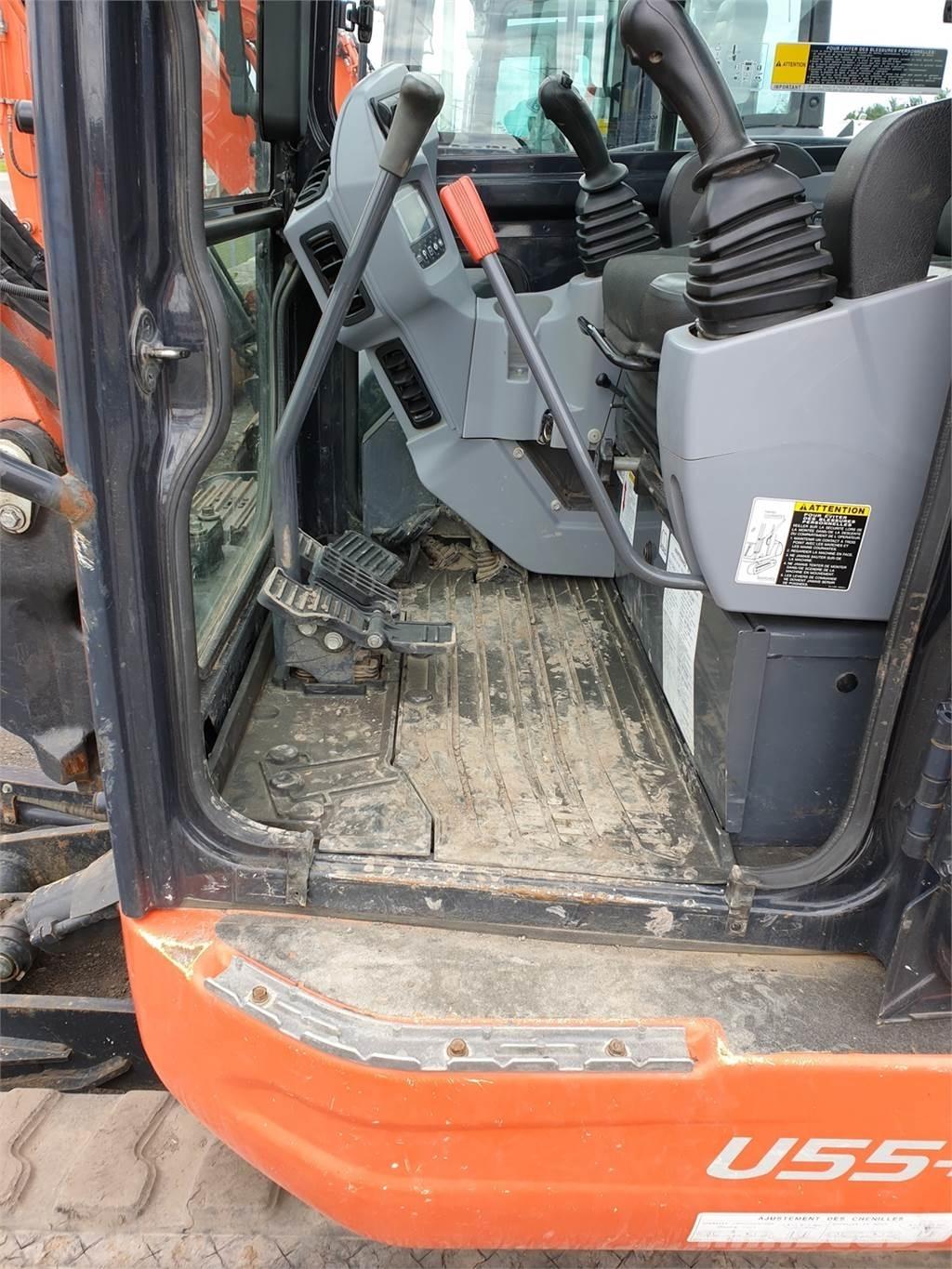 Kubota U55-4 Pelle sur pneus