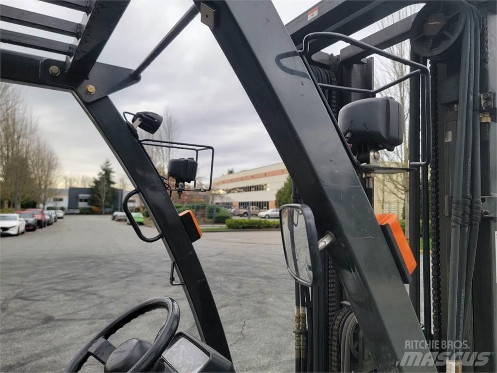 Nissan MCPL01A15LV Construction - Autres