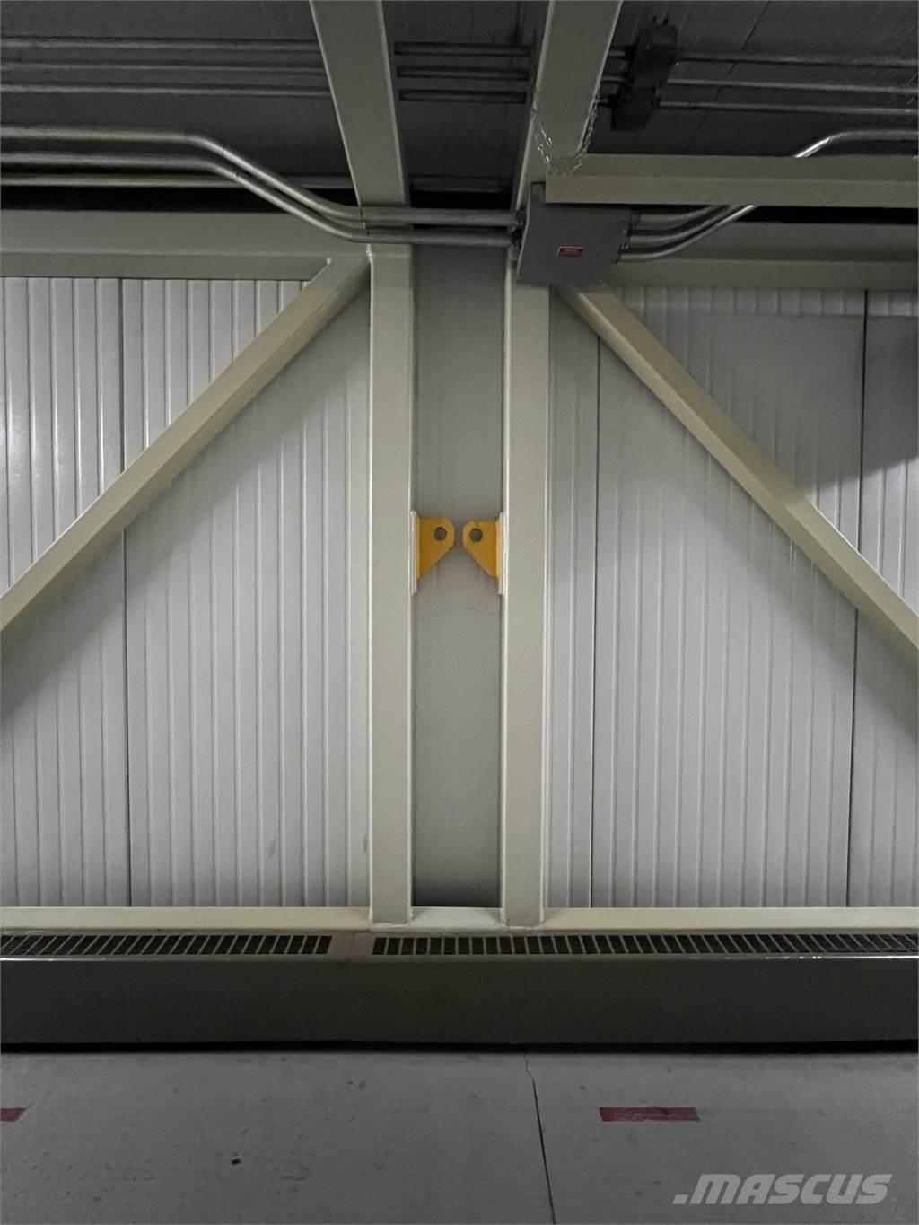 Supreme STEEL Hangar