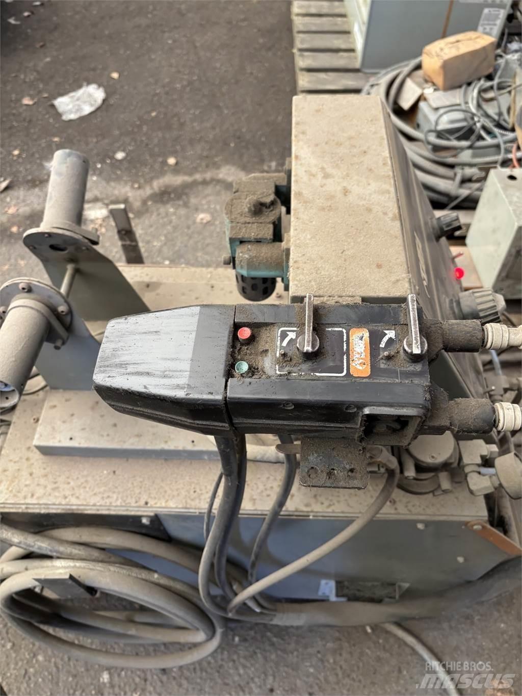  TAFA-PRAXAIR 8830 Poste à souder