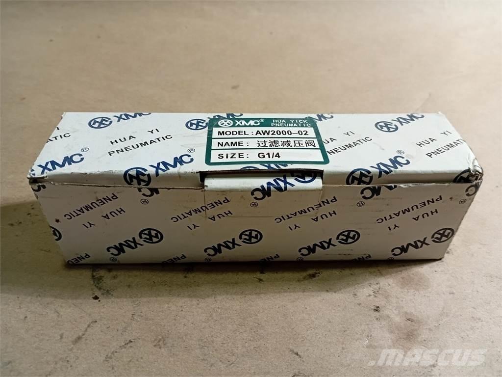  XMC AW2000-02 Construction - Autres