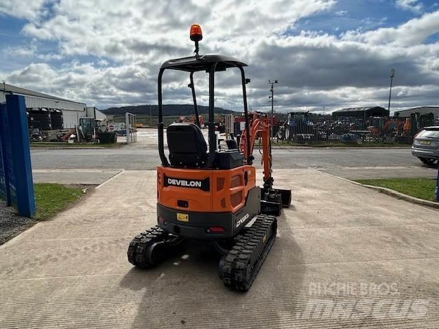 Develon DX20z-7 Pelle sur chenilles