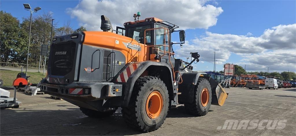 Doosan DL320-7 Chargeuse sur pneus