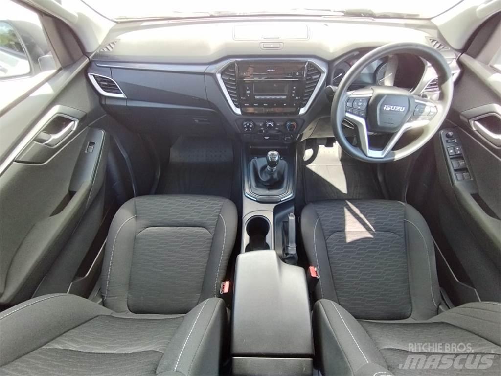 Isuzu DL20 Utilitaire benne