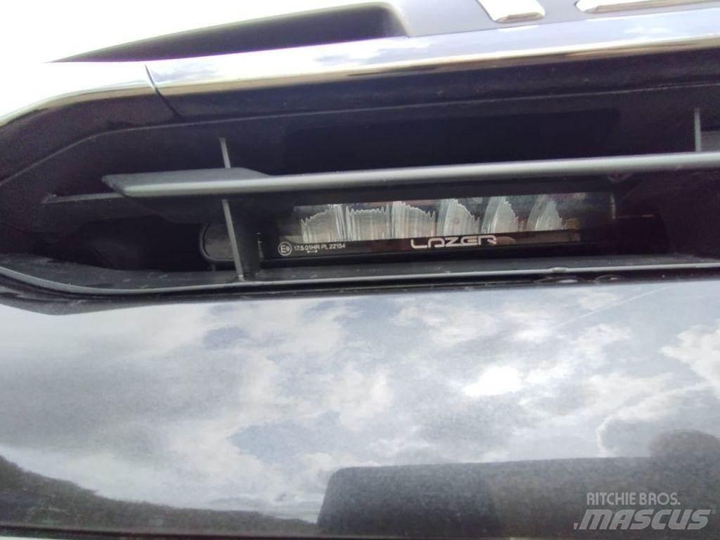 Isuzu V-Cross Utilitaire benne
