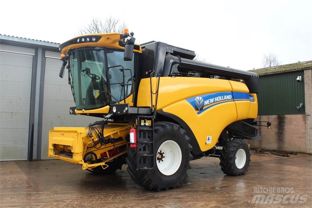 New Holland CX5.80S Moissonneuse batteuse
