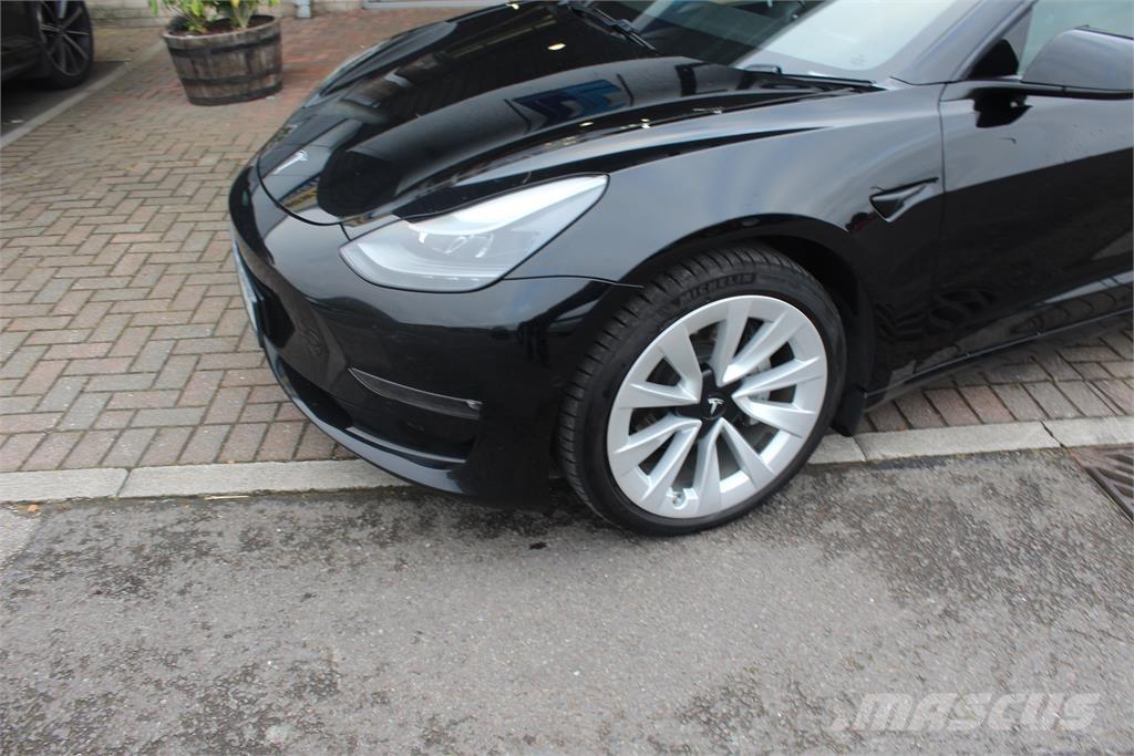 Tesla Model 3 Utilitaire benne