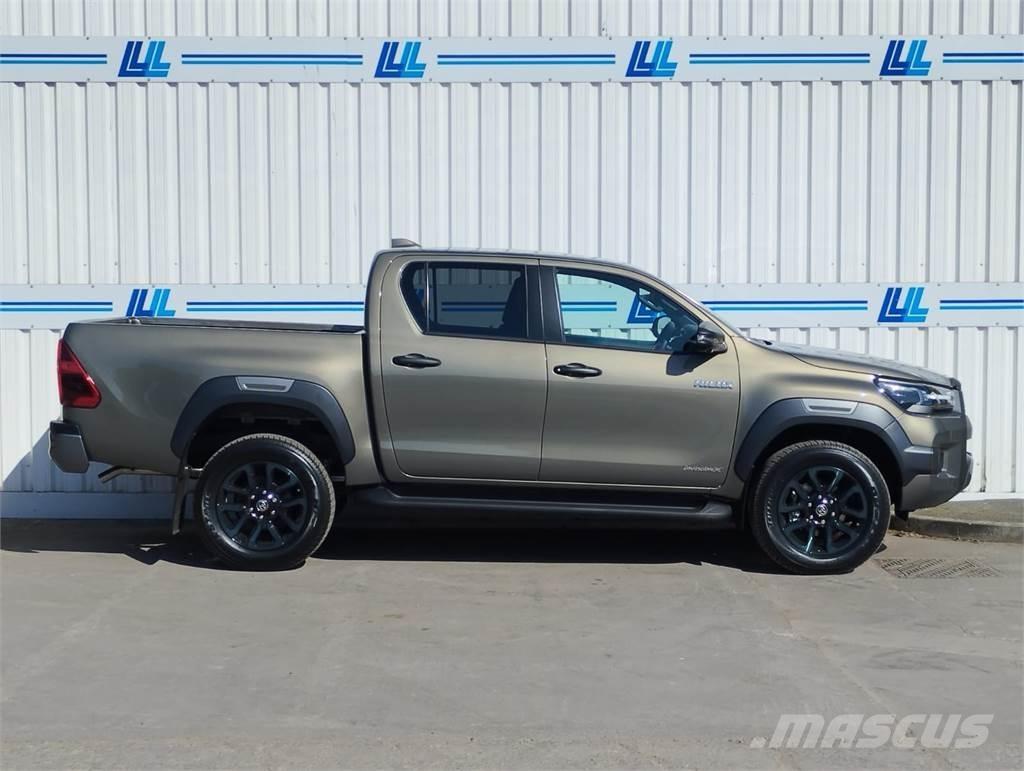 Toyota Invincible X Utilitaire benne
