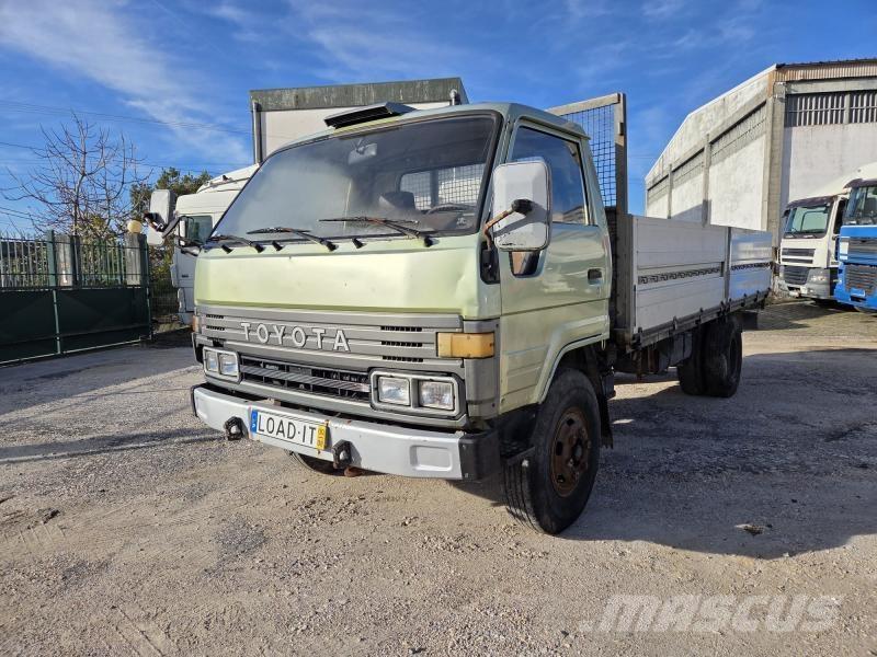 Toyota BU96L Camion Fourgon