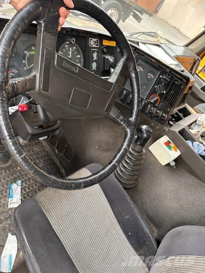 Volvo FL7 Camion poubelle