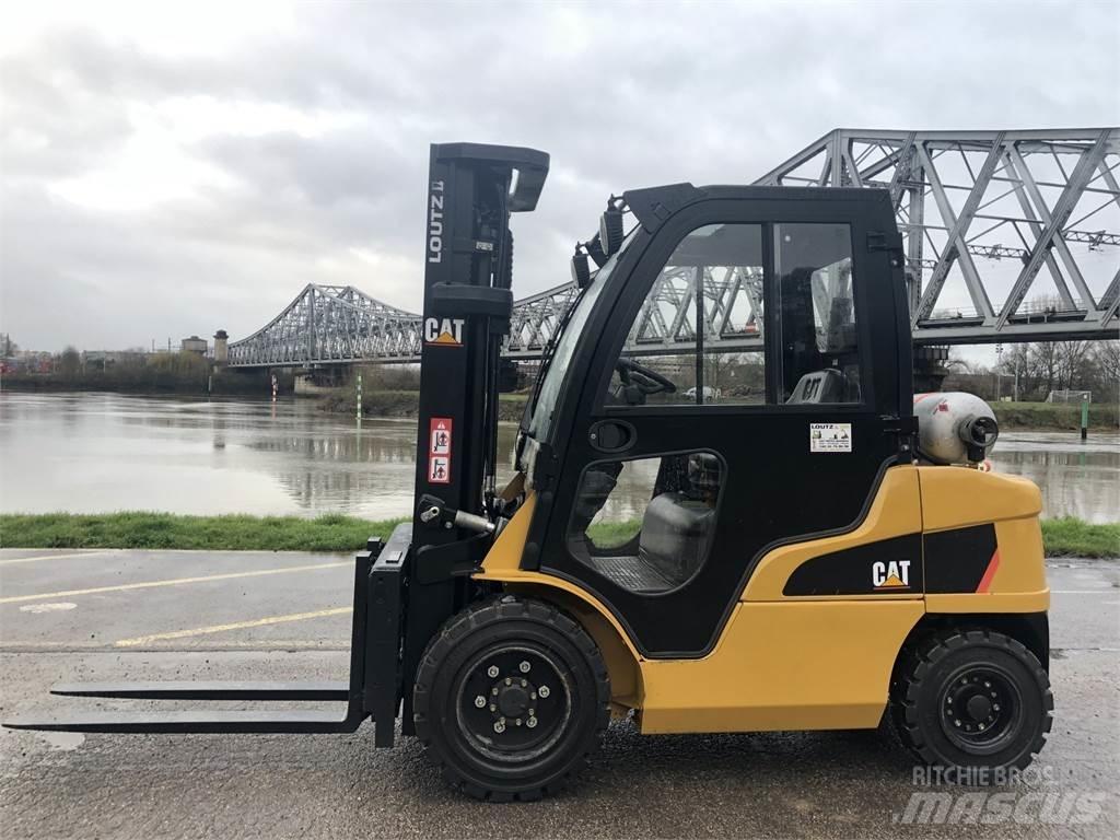 CAT GP30N Autres Chariots élévateurs