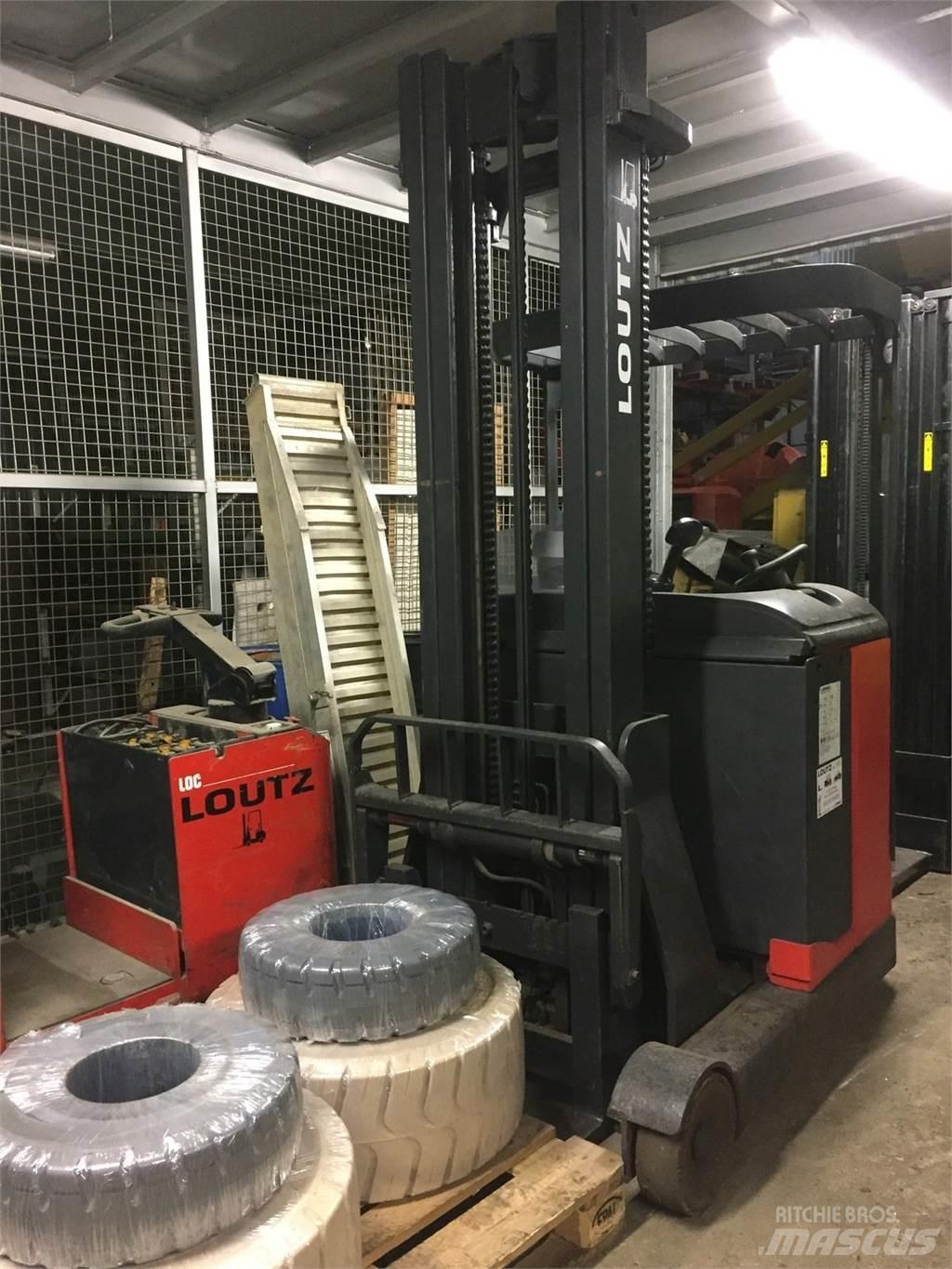 Fenwick R14 A Chariot à mât rétractable