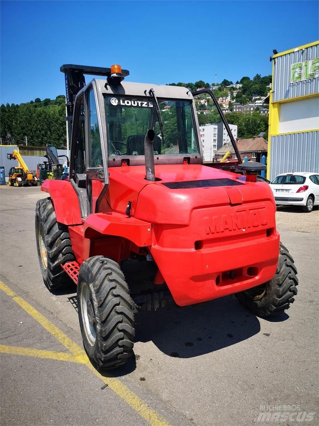 Manitou M26-4 Chariot tout terrain