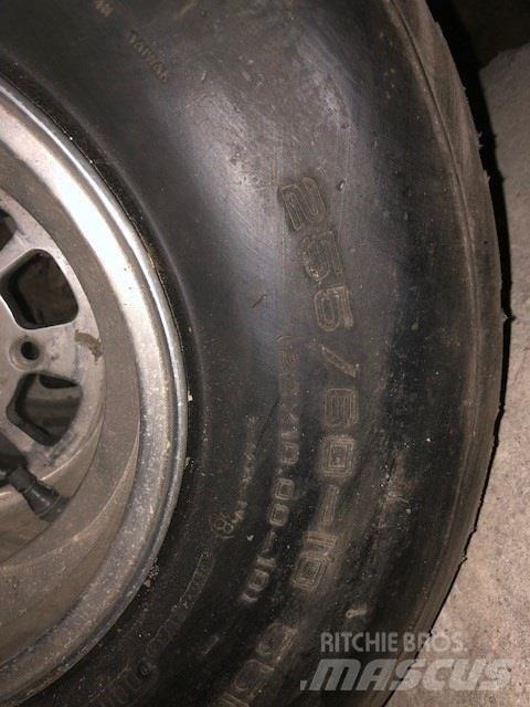  - - -  Honda Pneus, roues et jantes